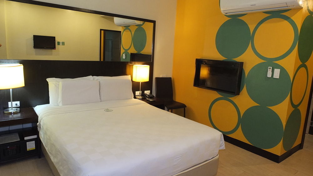 โกโฮเต็ล ดูมากวยเต Hotel Dumaguete City ภายนอก รูปภาพ