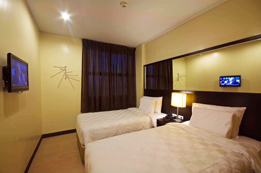 โกโฮเต็ล ดูมากวยเต Hotel Dumaguete City ภายนอก รูปภาพ