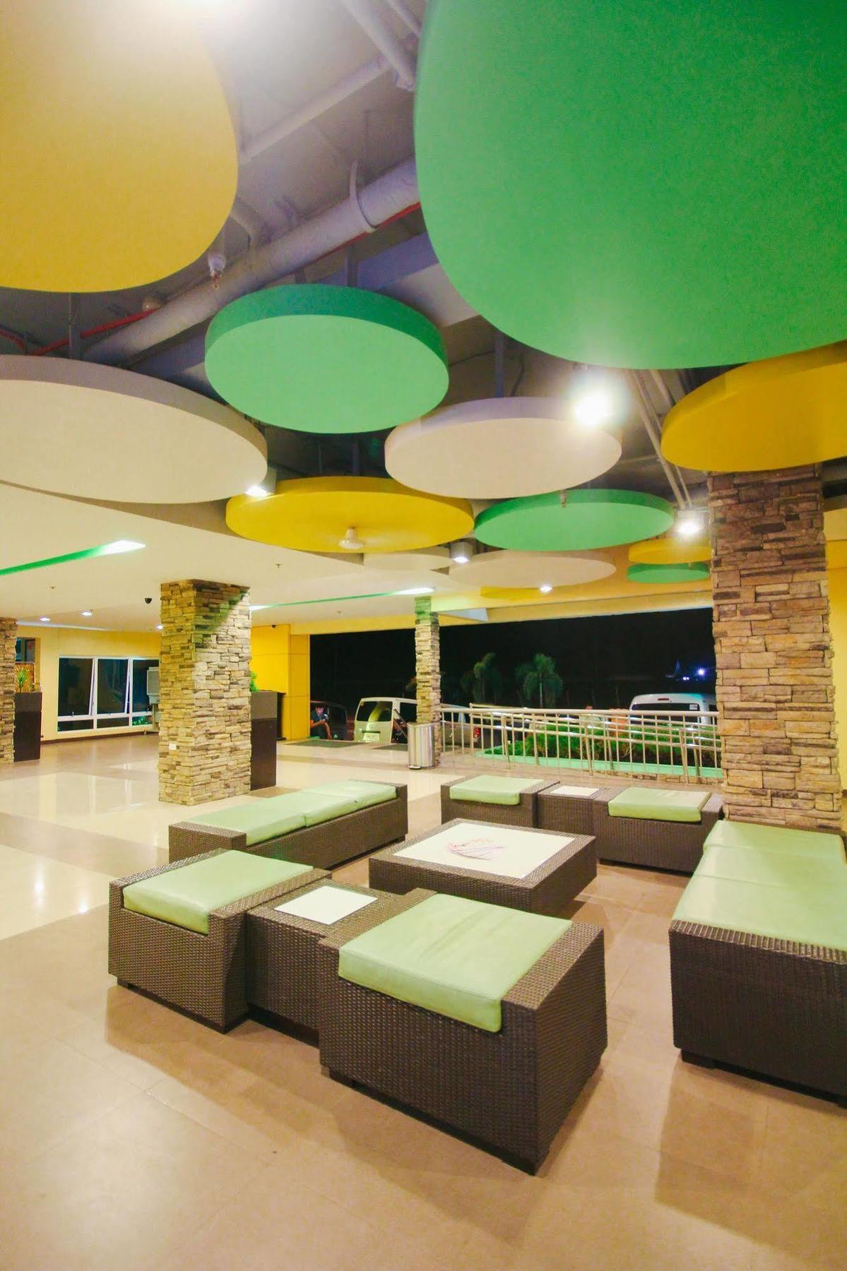 โกโฮเต็ล ดูมากวยเต Hotel Dumaguete City ภายนอก รูปภาพ